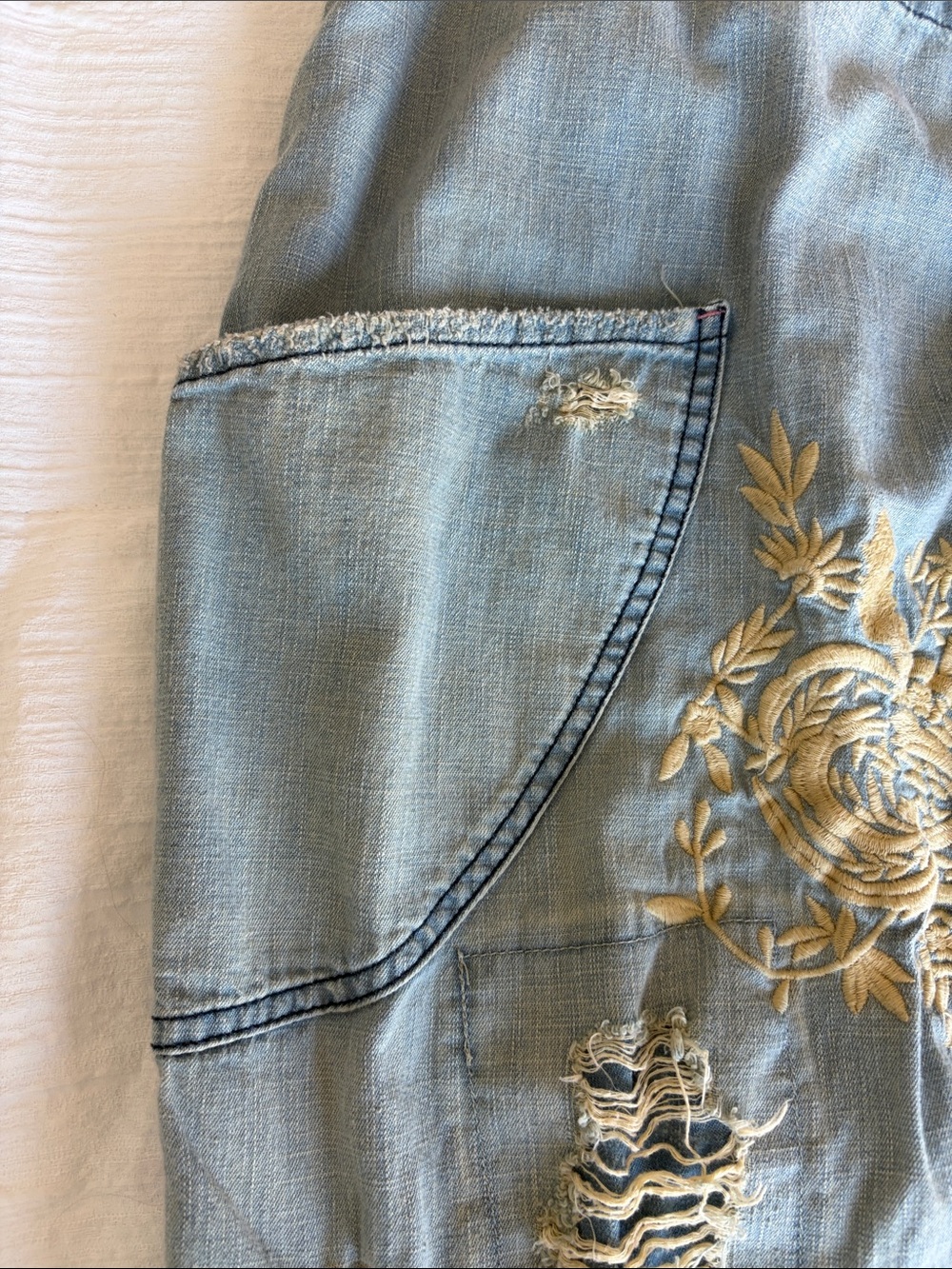 Magnolia Pearl Okeefe Embroidered Jeans - Picture 7 of 16